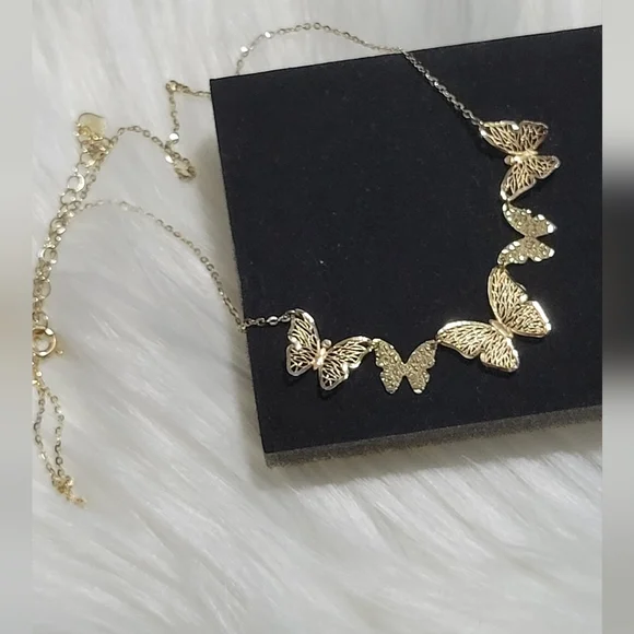 Japan Gold 18K Butterfly Necklace - Picture 4 of 10